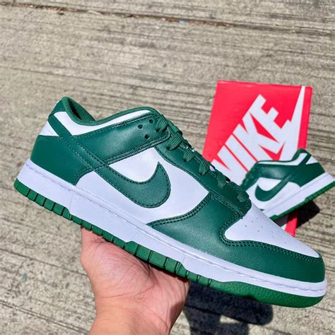 dunk low varsity green